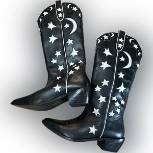 UO Stars and Moon Cowboy Boots NWOT SIZE TEN